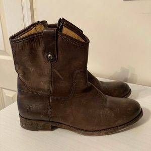 Frye Melissa Button Short Boots 9